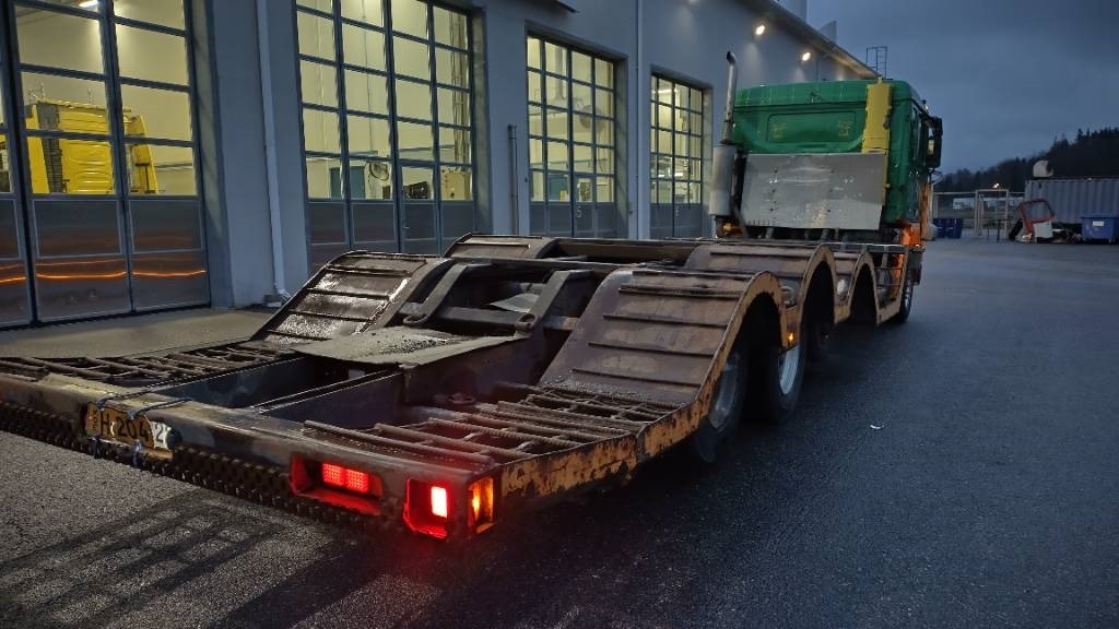 Volvo F16 8x2 metsäkone ritilä, rautajouset,hydr.perä - Timmerbil: bild 4 Volvo F16 8x2 metsäkone ritilä, rautajouset,hydr.perä - Timmerbil: bild 4