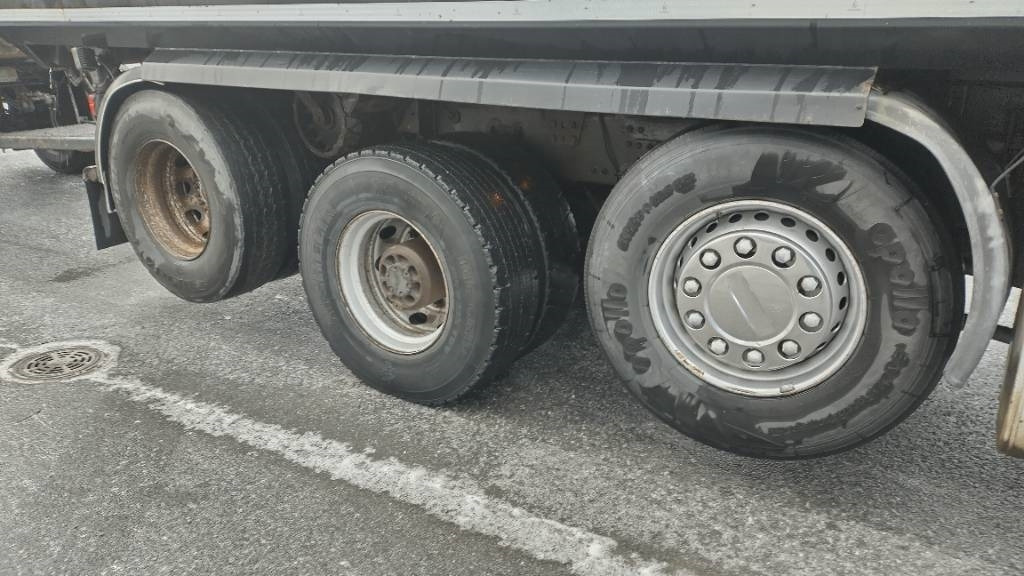 Volvo FH16 8x2 kasetti +4 aks kärry, KHT automaatti - Tippbil lastbil: bild 2 Volvo FH16 8x2 kasetti +4 aks kärry, KHT automaatti - Tippbil lastbil: bild 2