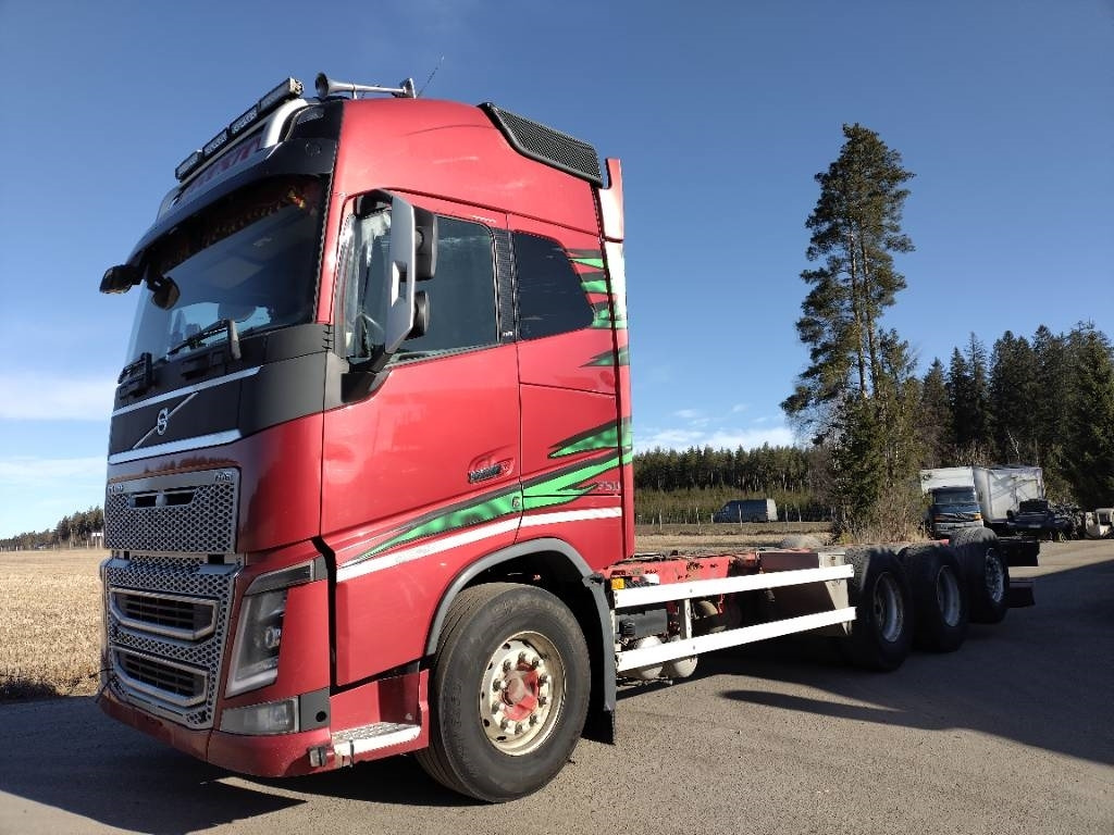 Volvo FH750 8x4 alusta - Chassi lastbil: bild 1 Volvo FH750 8x4 alusta - Chassi lastbil: bild 1
