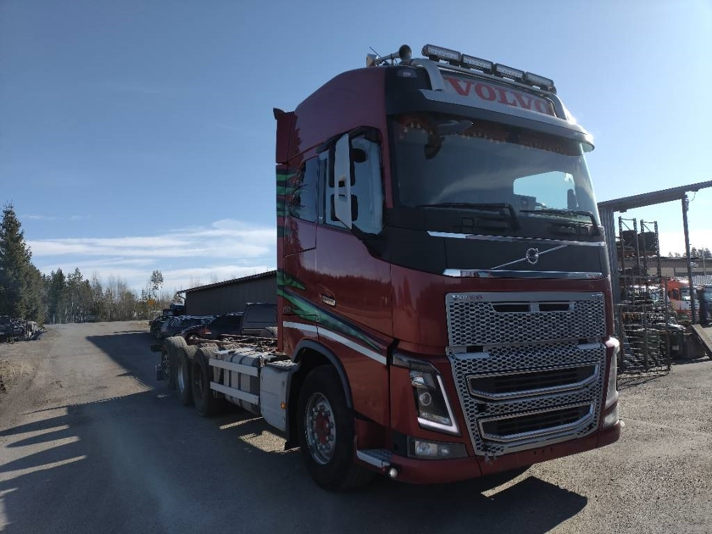 Volvo FH750 8x4 alusta - Chassi lastbil: bild 2 Volvo FH750 8x4 alusta - Chassi lastbil: bild 2