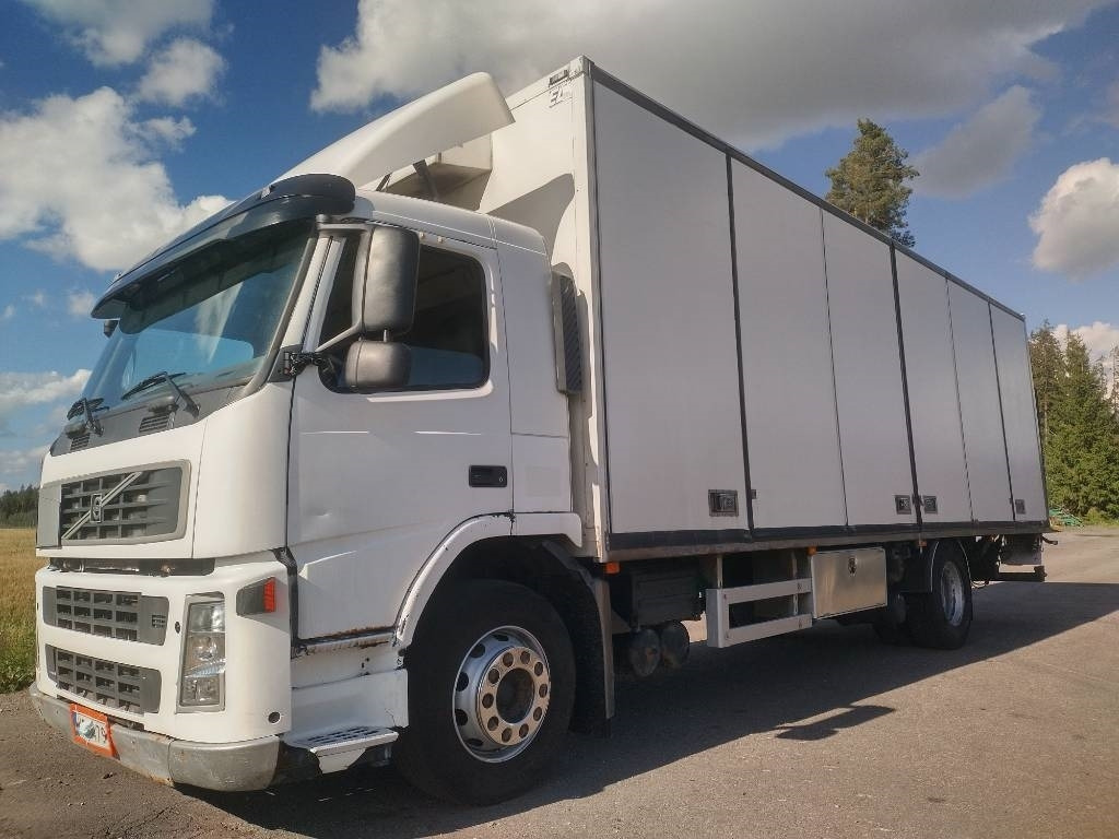 Volvo FM9 4x2 8,40m pitkä kylkiaukeava kori - Lastbil med skåp: bild 1 Volvo FM9 4x2 8,40m pitkä kylkiaukeava kori - Lastbil med skåp: bild 1