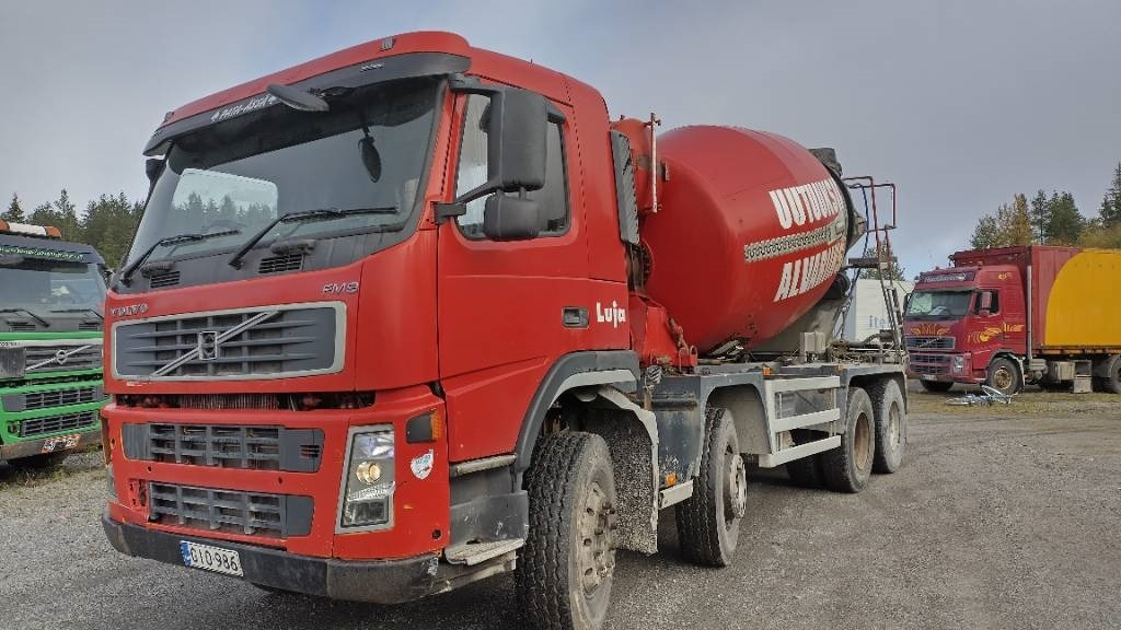 Volvo FM9 8x4 full steel,manual, mixer - Tankbil: bild 1 Volvo FM9 8x4 full steel,manual, mixer - Tankbil: bild 1
