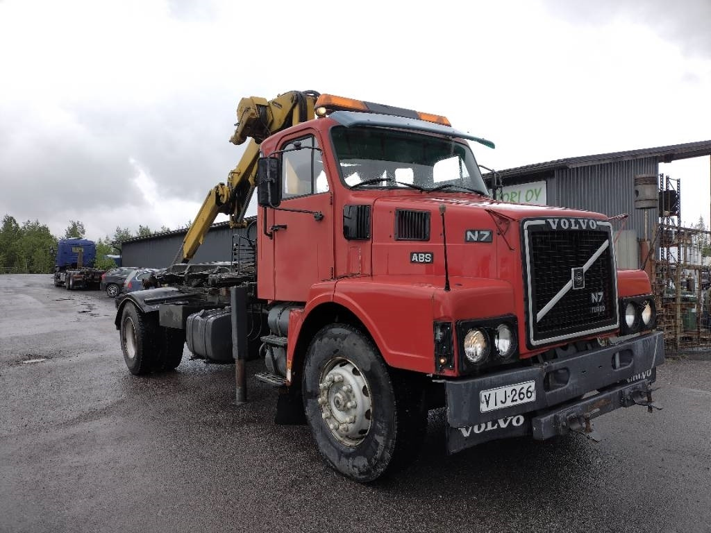 Volvo N7 Tico nosturi ja vl-laite,280tkm!! - Liftdumper lastbil: bild 2 Volvo N7 Tico nosturi ja vl-laite,280tkm!! - Liftdumper lastbil: bild 2