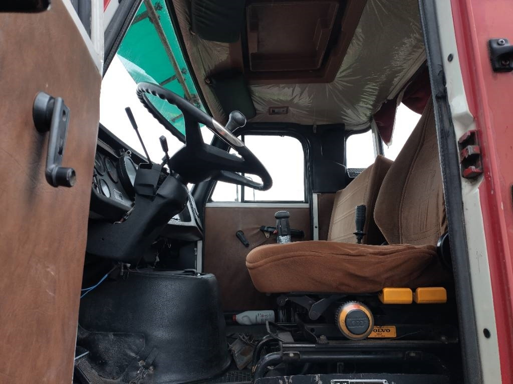 Volvo N7 Tico nosturi ja vl-laite,280tkm!! - Liftdumper lastbil: bild 3 Volvo N7 Tico nosturi ja vl-laite,280tkm!! - Liftdumper lastbil: bild 3
