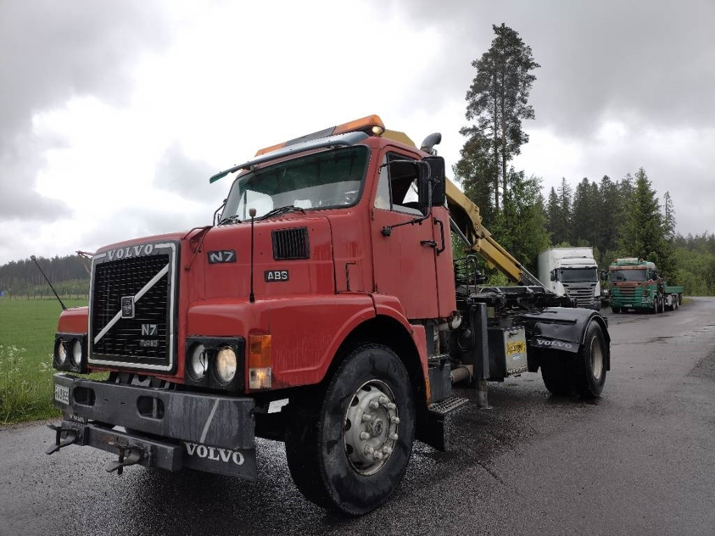 Volvo N7 Tico nosturi ja vl-laite,280tkm!! - Liftdumper lastbil: bild 1 Volvo N7 Tico nosturi ja vl-laite,280tkm!! - Liftdumper lastbil: bild 1