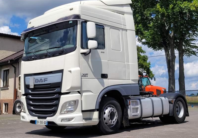 DAF XF510 SPACE CAB / SPROWADZONY / MANUAL / RETARDER - Dragbil: bild 1 DAF XF510 SPACE CAB / SPROWADZONY / MANUAL / RETARDER - Dragbil: bild 1