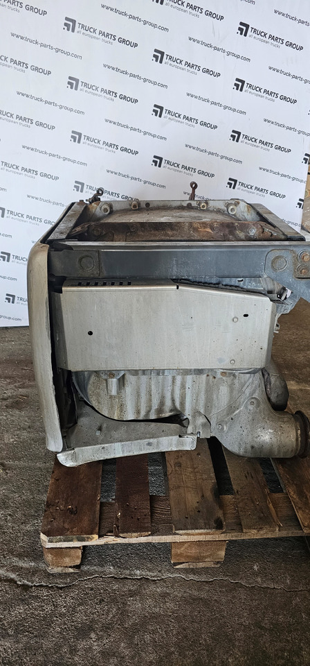 DAF DAF 106XF, CF EURO6 emission catalyst, catalysator, silencer, exhaust system, 1903901, 2232836, 2232836RN, 2398002, 2335669, 2327462, 1933421, 1947131, 1924181, 1994846, 2044453, 2134913, 1959692, 194 - Reservdelar: bild 5 DAF DAF 106XF, CF EURO6 emission catalyst, catalysator, silencer, exhaust system, 1903901, 2232836, 2232836RN, 2398002, 2335669, 2327462, 1933421, 1947131, 1924181, 1994846, 2044453, 2134913, 1959692, 194 - Reservdelar: bild 5