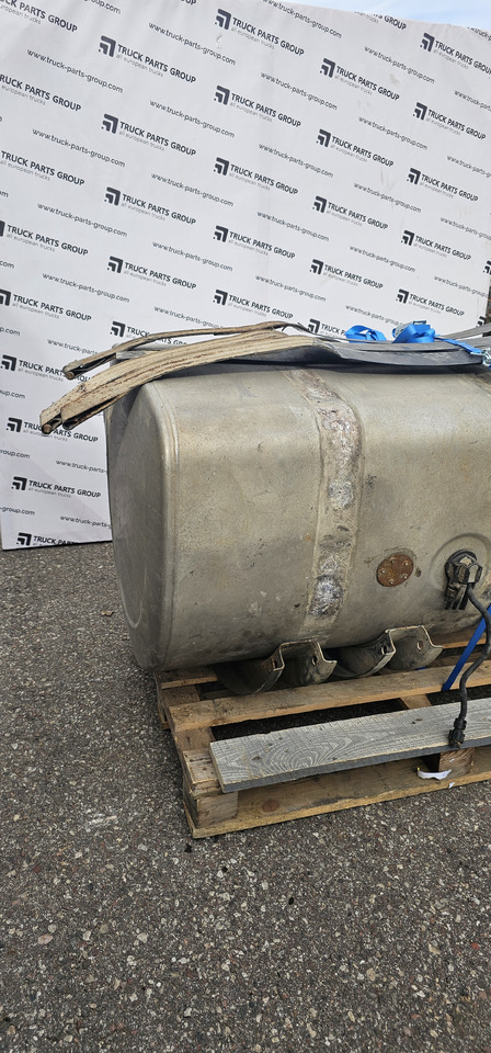 Volvo VOLVO FH4, FM4 EURO6 emission fuel tanks diesel fuel supply system 21516442, 7421516442, 20392751, 20392028, 5001834430, 3198271, 5001864551, 20453245, 8152630, 5001865160, 20526488, 7485132554, 11895 - Reservdelar: bild 1 Volvo VOLVO FH4, FM4 EURO6 emission fuel tanks diesel fuel supply system 21516442, 7421516442, 20392751, 20392028, 5001834430, 3198271, 5001864551, 20453245, 8152630, 5001865160, 20526488, 7485132554, 11895 - Reservdelar: bild 1