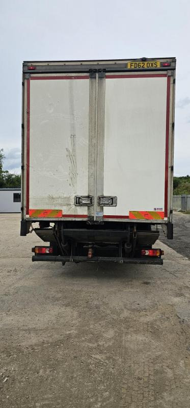 Kapellbil Iveco 18 ton curtain tail lift: bild 6 Kapellbil Iveco 18 ton curtain tail lift: bild 6