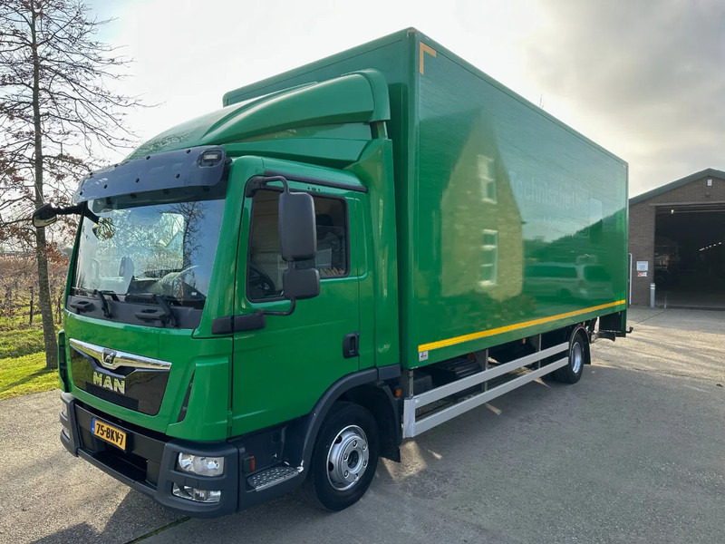 MAN TGL 12.220 / NL TRUCK / 12T / BOX+LIFT 2000kg+SIDE DOOR / AIRCO - Lastbil med skåp: bild 1 MAN TGL 12.220 / NL TRUCK / 12T / BOX+LIFT 2000kg+SIDE DOOR / AIRCO - Lastbil med skåp: bild 1