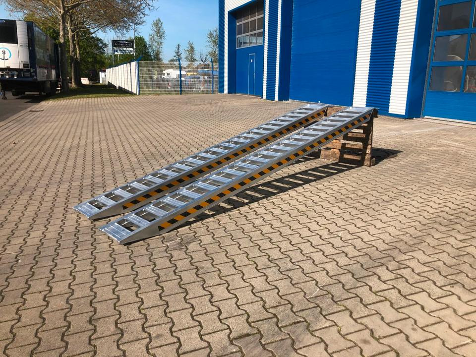Alurampen Satz 4m 4000KG Minibagger Minilader Quad Auffahrrampe *INKL.19% MWST* - Lastramp: bild 1 Alurampen Satz 4m 4000KG Minibagger Minilader Quad Auffahrrampe *INKL.19% MWST* - Lastramp: bild 1