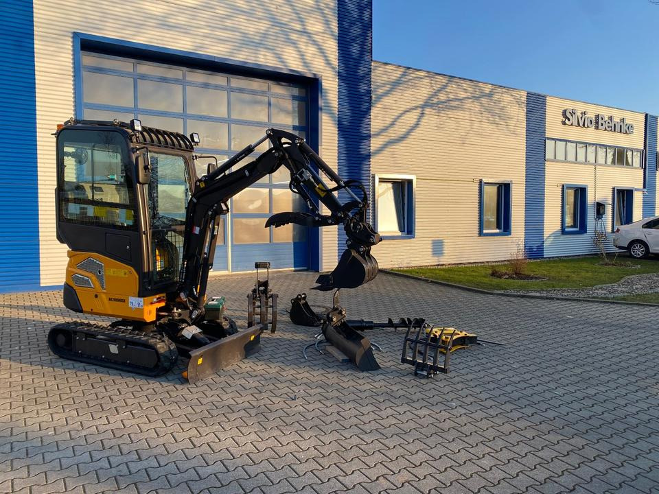 Minibagger BK2000NKSR inkl. Zubehörpaket *INKL.19% MWST*BERGER KRAUS*KUBOTA* KLIMA*SCHWENKARM*VERSTELLFAHRWERK* - Minigrävmaskin: bild 5 Minibagger BK2000NKSR inkl. Zubehörpaket *INKL.19% MWST*BERGER KRAUS*KUBOTA* KLIMA*SCHWENKARM*VERSTELLFAHRWERK* - Minigrävmaskin: bild 5