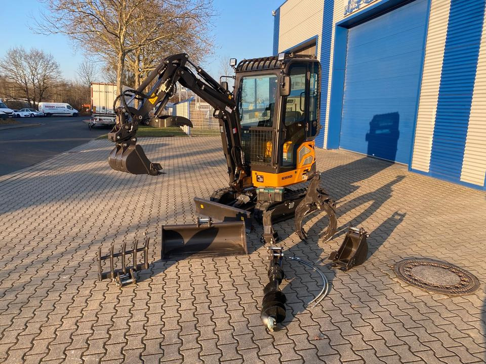 Minibagger BK2000NKSR inkl. Zubehörpaket *INKL.19% MWST*BERGER KRAUS*KUBOTA* KLIMA*SCHWENKARM*VERSTELLFAHRWERK* - Minigrävmaskin: bild 1 Minibagger BK2000NKSR inkl. Zubehörpaket *INKL.19% MWST*BERGER KRAUS*KUBOTA* KLIMA*SCHWENKARM*VERSTELLFAHRWERK* - Minigrävmaskin: bild 1
