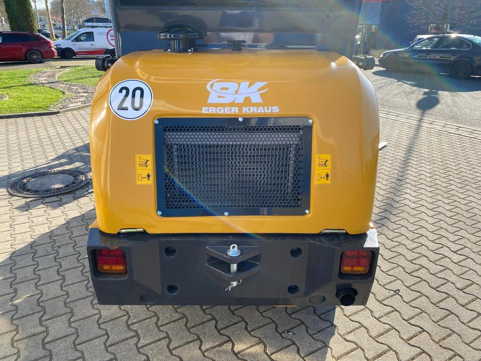 Minilastare Radlader/Hoflader BK810 inkl. Kehrmaschinenpaket *INKL.19% MWST*BERGER KRAUS* KUBOTA*EURO*CE*: bild 6 Minilastare Radlader/Hoflader BK810 inkl. Kehrmaschinenpaket *INKL.19% MWST*BERGER KRAUS* KUBOTA*EURO*CE*: bild 6