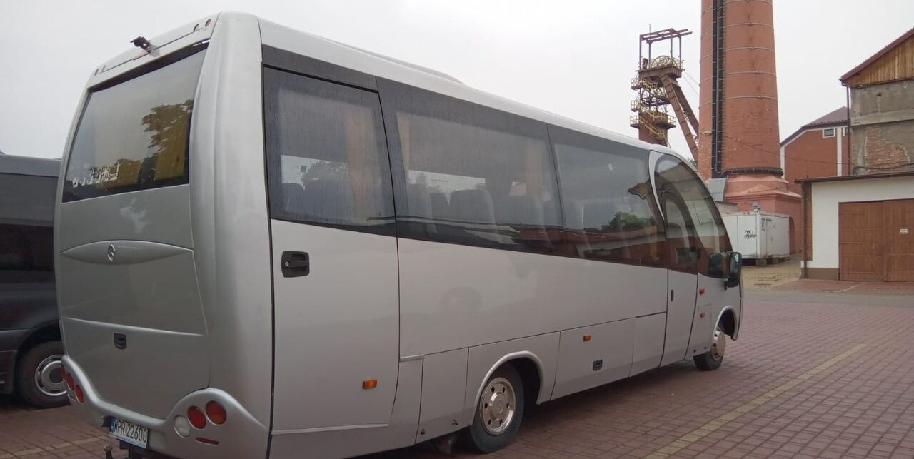 Mercedes-Benz MAGO 2 / VARIO / BELUGA / XXL / 34 PLACE - Förortsbuss: bild 2 Mercedes-Benz MAGO 2 / VARIO / BELUGA / XXL / 34 PLACE - Förortsbuss: bild 2