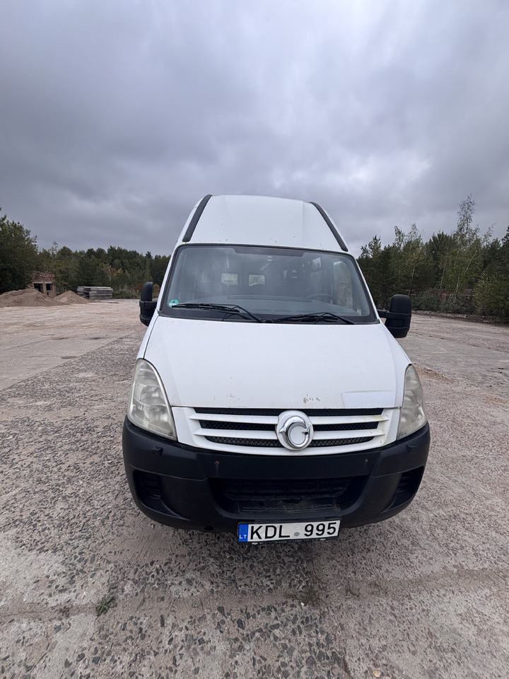 IVECO Daily - Minibuss, Persontransport: bild 2 IVECO Daily - Minibuss, Persontransport: bild 2