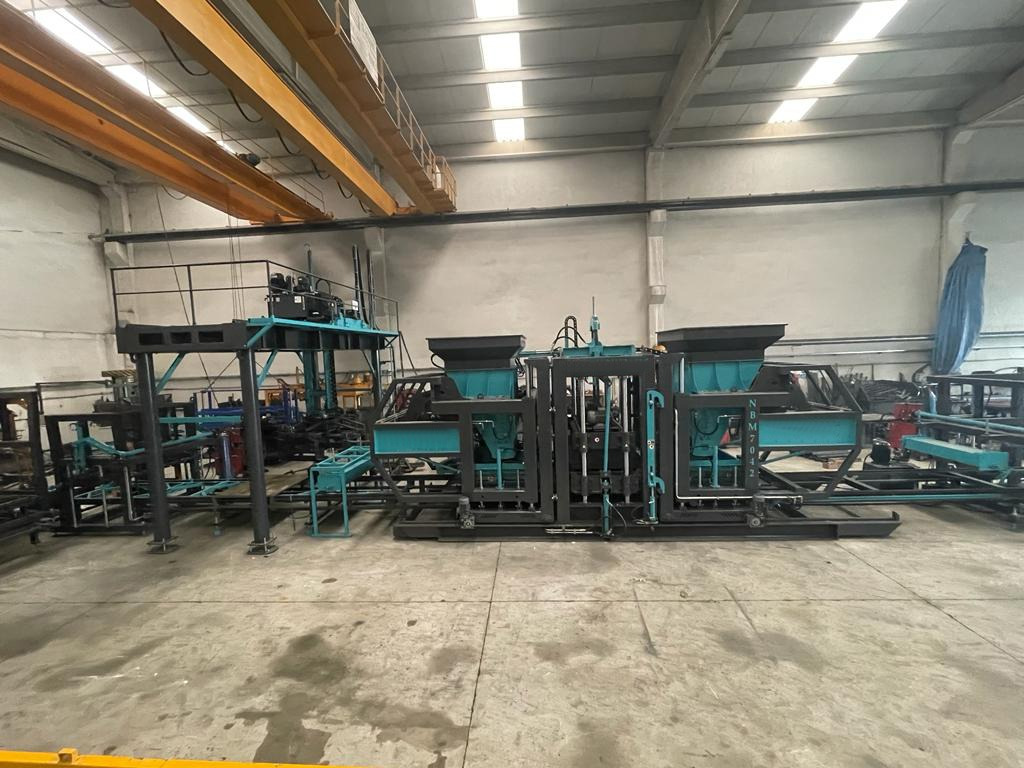 Constmach BS-42 Briquette Making Machine (Concrete Block Making Machine) - Blockmaskin: bild 1 Constmach BS-42 Briquette Making Machine (Concrete Block Making Machine) - Blockmaskin: bild 1