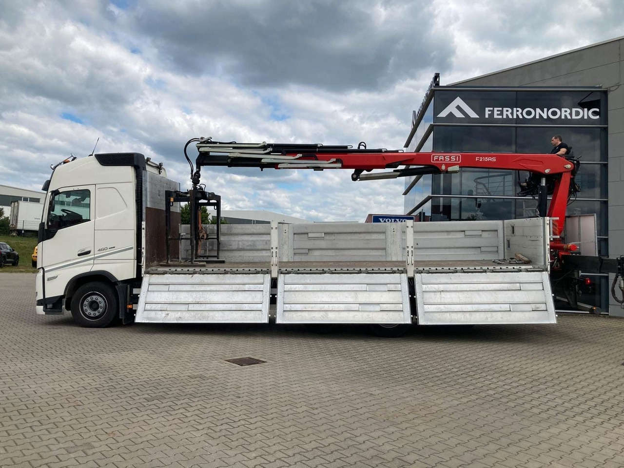 Volvo FH460 8x2 TRIDEM VLA&NLA gelenkt*FASSI F215AS.24 - Kranbil: bild 3 Volvo FH460 8x2 TRIDEM VLA&NLA gelenkt*FASSI F215AS.24 - Kranbil: bild 3