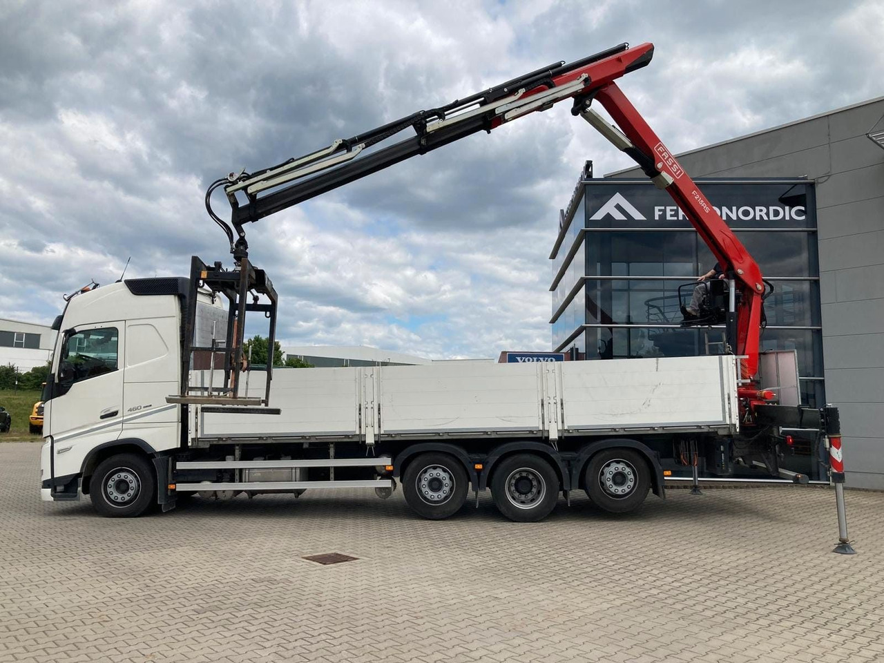 Volvo FH460 8x2 TRIDEM VLA&NLA gelenkt*FASSI F215AS.24 - Kranbil: bild 4 Volvo FH460 8x2 TRIDEM VLA&NLA gelenkt*FASSI F215AS.24 - Kranbil: bild 4