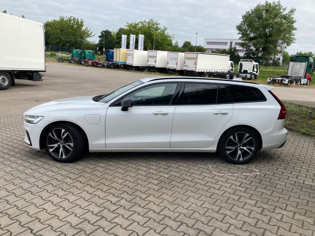 Volvo V60 T6 AWD R-Design Expression Recharge Plug-In  - Kombi: bild 2 Volvo V60 T6 AWD R-Design Expression Recharge Plug-In  - Kombi: bild 2