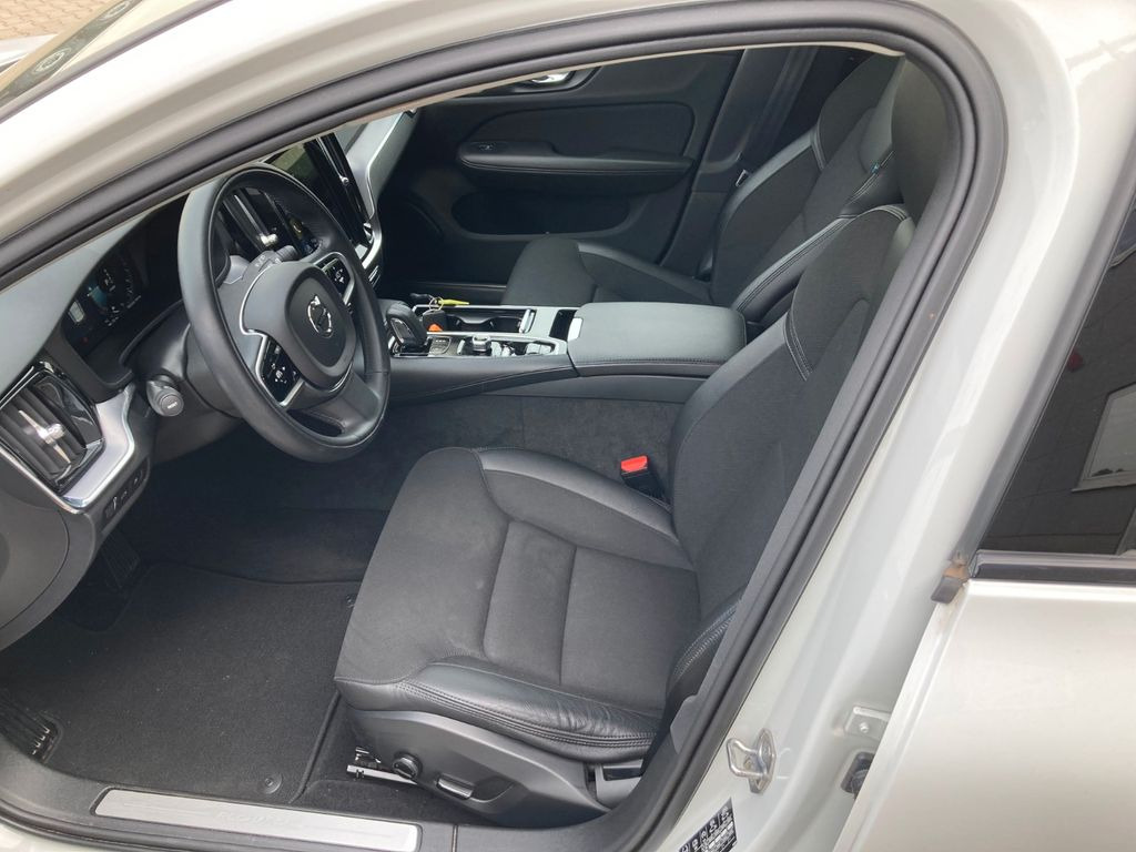 Volvo V60 T6 AWD R-Design Expression Recharge Plug-In Volvo V60 T6 AWD R-Design Expression Recharge Plug-In - Kombi: bild 5 Volvo V60 T6 AWD R-Design Expression Recharge Plug-In Volvo V60 T6 AWD R-Design Expression Recharge Plug-In - Kombi: bild 5