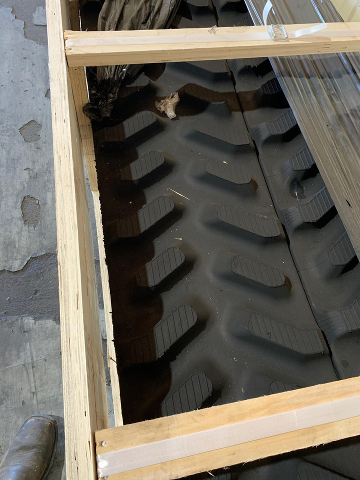 Versatile, Kinze Grain Carts, Kubota Delta track - Larvband för Bandtraktor: bild 4 Versatile, Kinze Grain Carts, Kubota Delta track - Larvband för Bandtraktor: bild 4