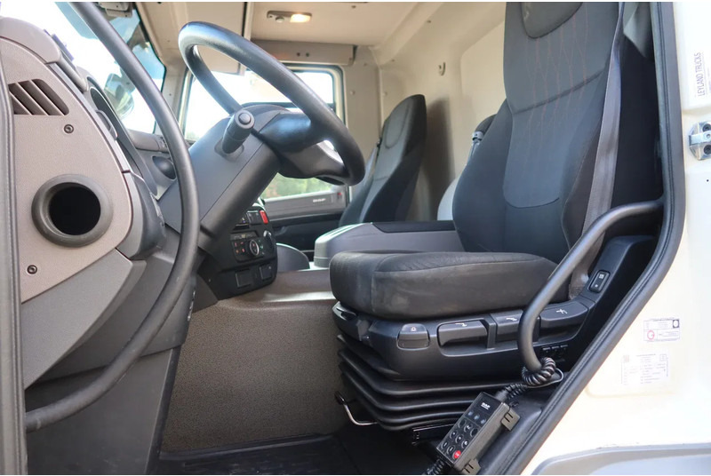 DAF CF 290 FA Bak + klep Dhollandia 2000 KG - Lastbil med skåp: bild 4 DAF CF 290 FA Bak + klep Dhollandia 2000 KG - Lastbil med skåp: bild 4