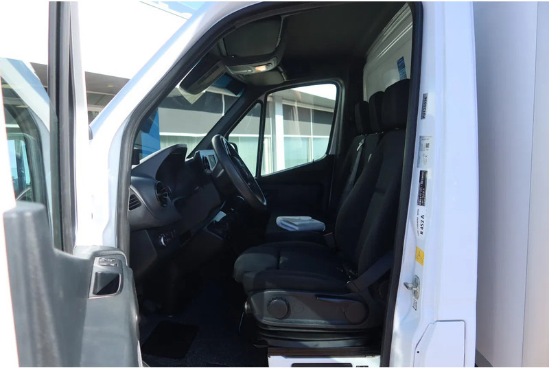 Mercedes-Benz Sprinter 516 CDI Koel/Vries + Dhollandia Klep 750 kg Carrier 300 Xarios Dag + nacht 220 Volt - Kylbil: bild 4 Mercedes-Benz Sprinter 516 CDI Koel/Vries + Dhollandia Klep 750 kg Carrier 300 Xarios Dag + nacht 220 Volt - Kylbil: bild 4