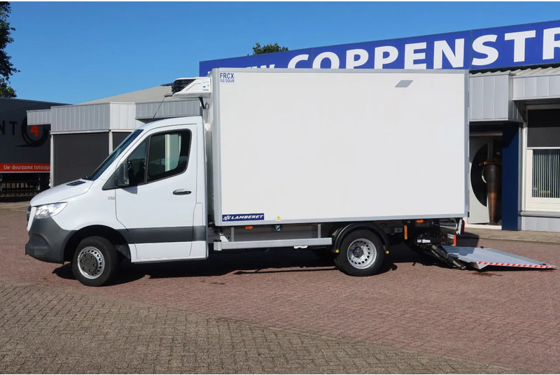 Mercedes-Benz Sprinter 516 CDI Koel/Vries + Dhollandia Klep 750 kg Carrier 300 Xarios Dag + nacht 220 Volt - Kylbil: bild 2 Mercedes-Benz Sprinter 516 CDI Koel/Vries + Dhollandia Klep 750 kg Carrier 300 Xarios Dag + nacht 220 Volt - Kylbil: bild 2