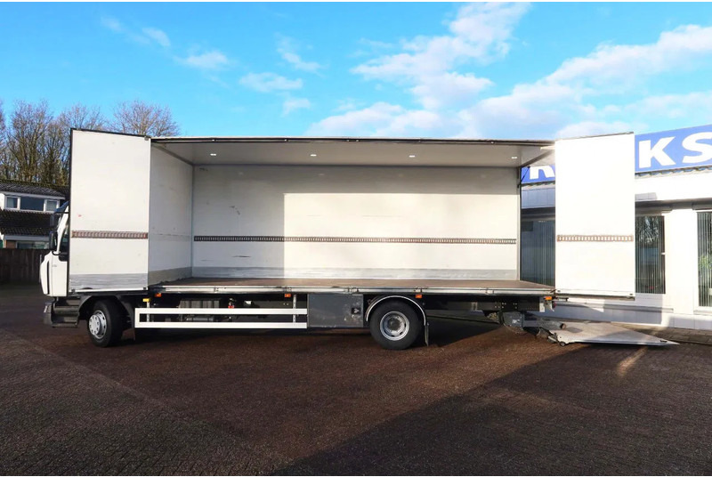 Renault D250 Bakwagen + Laadklep Deuren - Lastbil med skåp: bild 2 Renault D250 Bakwagen + Laadklep Deuren - Lastbil med skåp: bild 2