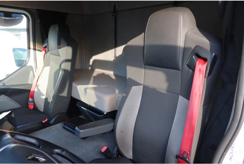 Renault D250 Bakwagen + Laadklep Deuren - Lastbil med skåp: bild 5 Renault D250 Bakwagen + Laadklep Deuren - Lastbil med skåp: bild 5