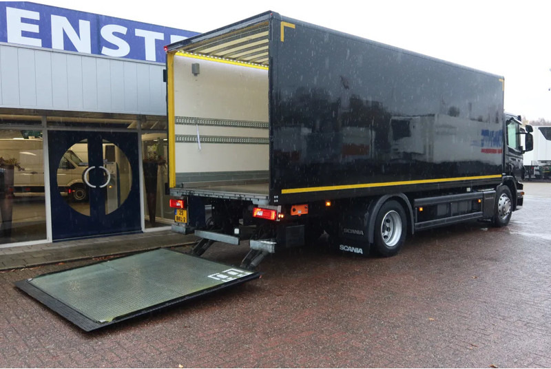 Scania P250 Bak+ Klep Dhollandia 1500 kg. Black line - Lastbil med skåp: bild 3 Scania P250 Bak+ Klep Dhollandia 1500 kg. Black line - Lastbil med skåp: bild 3