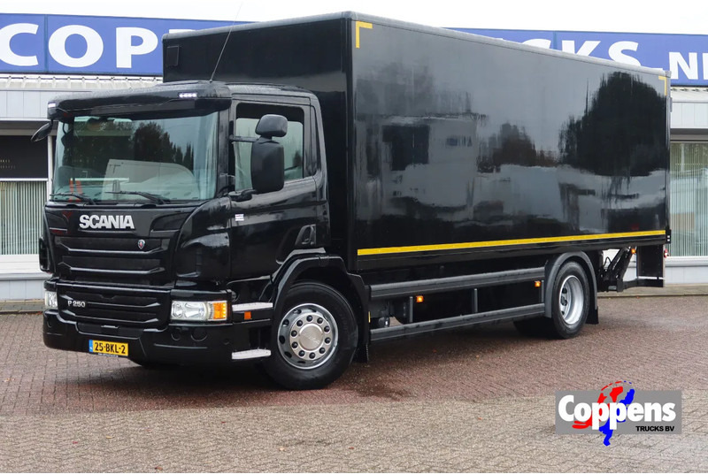 Scania P250 Bak+ Klep Dhollandia 1500 kg. Black line - Lastbil med skåp: bild 1 Scania P250 Bak+ Klep Dhollandia 1500 kg. Black line - Lastbil med skåp: bild 1