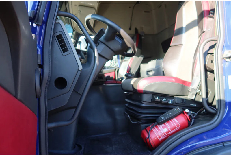 Volvo FM 420 6x2 Bak + Dhollandia klep 1500 kg + Aanhanger 94-WS-TS - Lastbil med skåp: bild 5 Volvo FM 420 6x2 Bak + Dhollandia klep 1500 kg + Aanhanger 94-WS-TS - Lastbil med skåp: bild 5