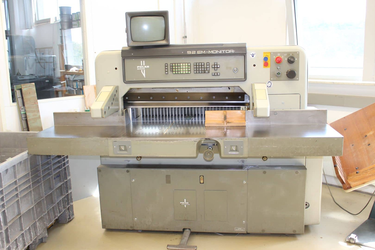 Polar 92 EM-MON - Pappersskärmaskin: bild 1 Polar 92 EM-MON - Pappersskärmaskin: bild 1