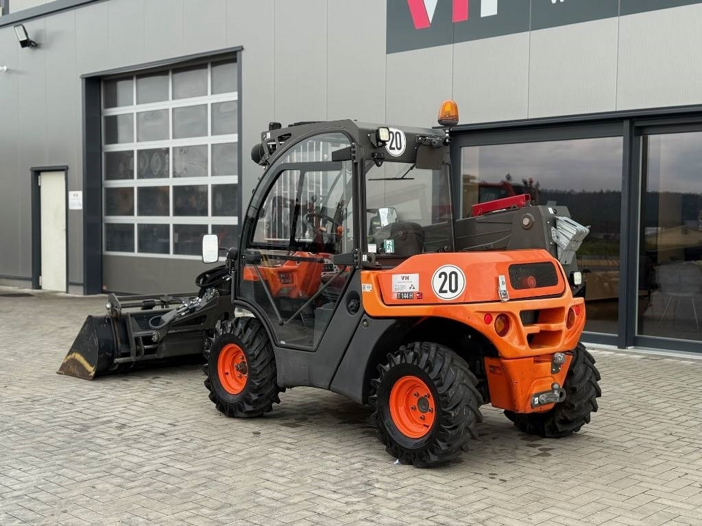 Ausa T 144 - Teleskoplastar: bild 4 Ausa T 144 - Teleskoplastar: bild 4