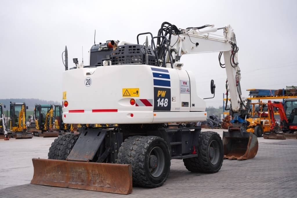 Komatsu PW 148-11 - Grävmaskin på däck: bild 4 Komatsu PW 148-11 - Grävmaskin på däck: bild 4