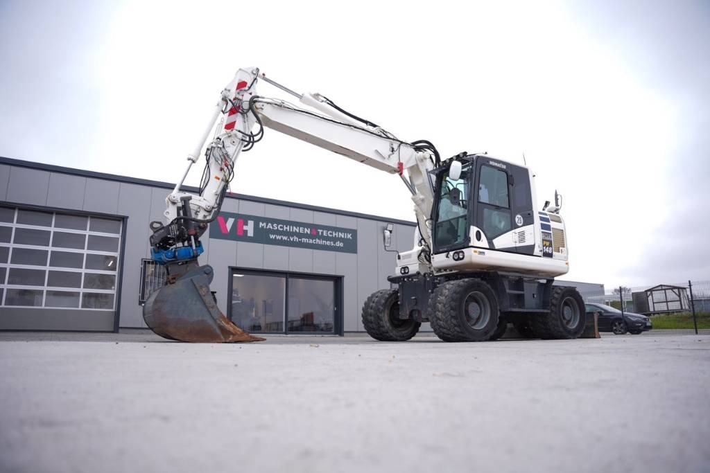 Komatsu PW 148-11 - Grävmaskin på däck: bild 2 Komatsu PW 148-11 - Grävmaskin på däck: bild 2