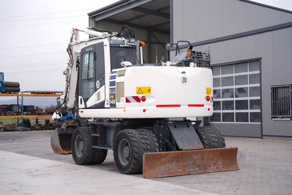 Komatsu PW 148-11 - Grävmaskin på däck: bild 3 Komatsu PW 148-11 - Grävmaskin på däck: bild 3