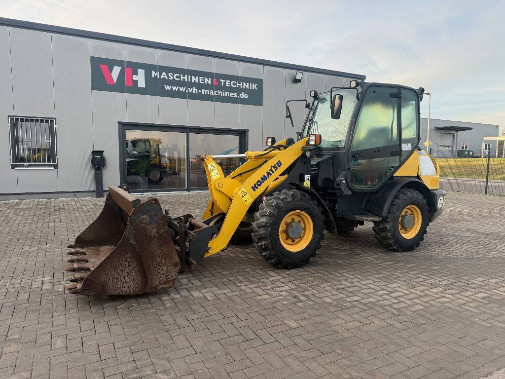 Komatsu WA 70-5 - Hjullastare: bild 1 Komatsu WA 70-5 - Hjullastare: bild 1