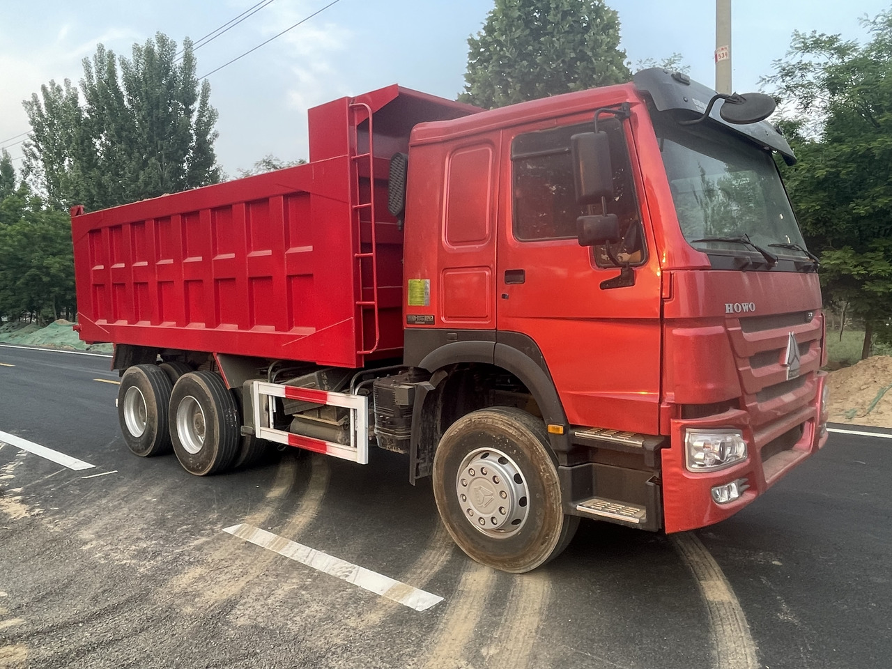 6X4 SINOTRUK HOWO DUMP TRUCK TIPPER 2020 - Tippbil lastbil: bild 1 6X4 SINOTRUK HOWO DUMP TRUCK TIPPER 2020 - Tippbil lastbil: bild 1