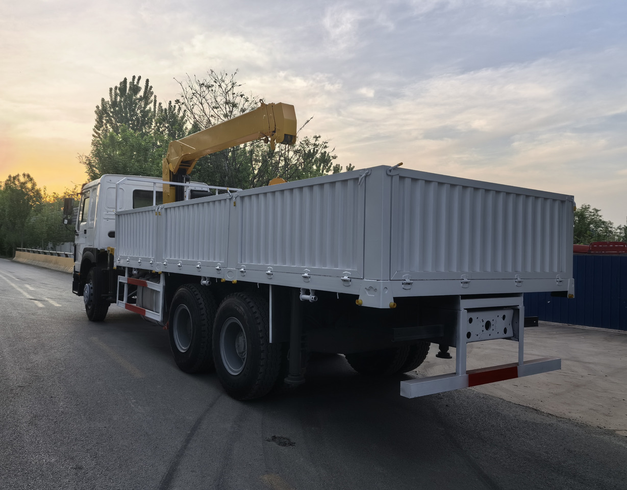 HOWO 371HP CRANE TRUCK - Kranbil: bild 4 HOWO 371HP CRANE TRUCK - Kranbil: bild 4