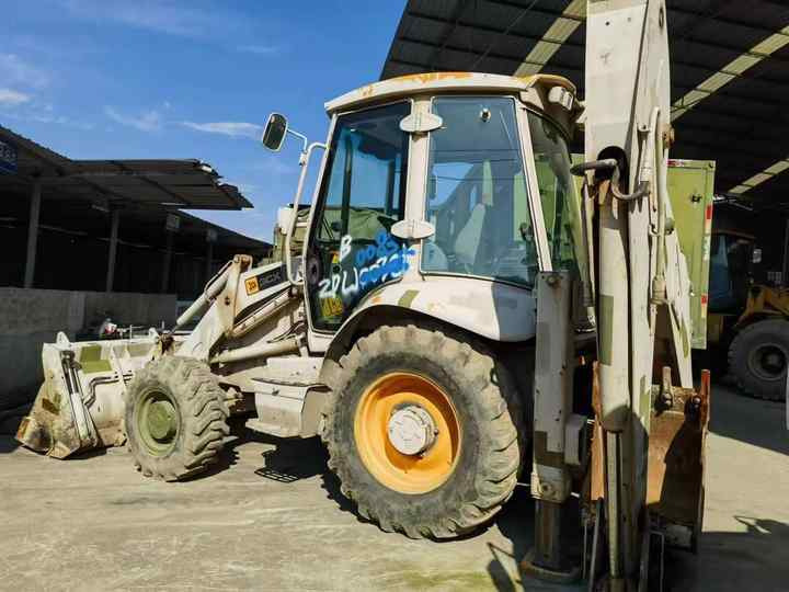 Backhoe loader JCB 3CX 4*4 tlb loader UKmade, used cheap JCB 3CX retro loader and digger - Grävlastare: bild 4 Backhoe loader JCB 3CX 4*4 tlb loader UKmade, used cheap JCB 3CX retro loader and digger - Grävlastare: bild 4