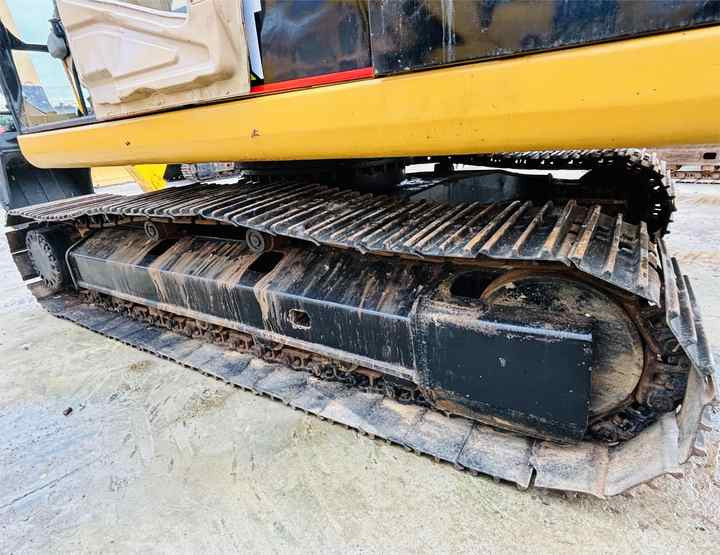 Caterpillar/cat Medium Used Excavator 20t Cat 320b,320c,320d Excavating Equipment With 0.8,1.0,1.2 Cbm Bucket Size In Shanghai - Bandgrävare: bild 4 Caterpillar/cat Medium Used Excavator 20t Cat 320b,320c,320d Excavating Equipment With 0.8,1.0,1.2 Cbm Bucket Size In Shanghai - Bandgrävare: bild 4