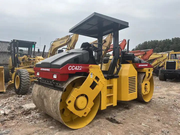 High Quality Used Industrial Compactor Machine Dynapac Cc 422 Hydraulic Vibrating Road Roller For Sale With High Quality - Asfaltvält: bild 4 High Quality Used Industrial Compactor Machine Dynapac Cc 422 Hydraulic Vibrating Road Roller For Sale With High Quality - Asfaltvält: bild 4
