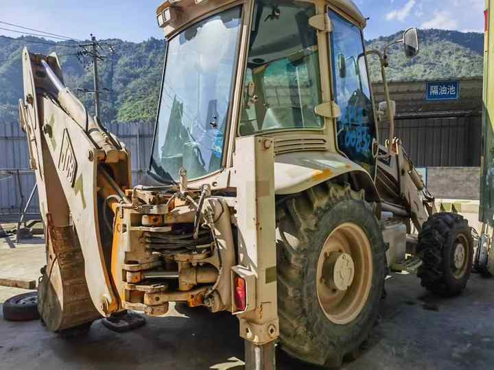 Hot sale Backhoe loader JCB 3CX 4*4 tlb loader UKmade, used cheap JCB 3CX retro loader and digger - Grävlastare: bild 2 Hot sale Backhoe loader JCB 3CX 4*4 tlb loader UKmade, used cheap JCB 3CX retro loader and digger - Grävlastare: bild 2