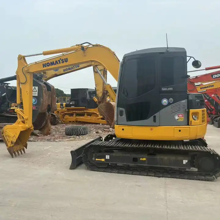 Japan Surplus Backhoe Excavator Komatsu Pc78us Pc60 Tracked Excavator With Blade Dozer For The Philippines In Shanghai - Bandgrävare: bild 2 Japan Surplus Backhoe Excavator Komatsu Pc78us Pc60 Tracked Excavator With Blade Dozer For The Philippines In Shanghai - Bandgrävare: bild 2