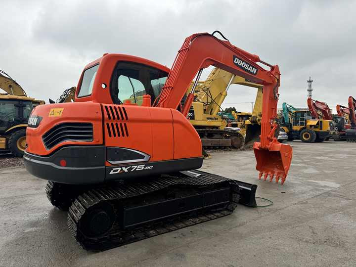 Used Excavator Doosan DX75-9C Second-hand Excavator Digger DX75-9C Compact Shovel Crawler Doosan 75 Excavator Doosan Dx75-9C - Bandgrävare: bild 4 Used Excavator Doosan DX75-9C Second-hand Excavator Digger DX75-9C Compact Shovel Crawler Doosan 75 Excavator Doosan Dx75-9C - Bandgrävare: bild 4