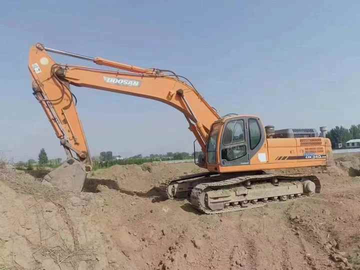 Used Original Korea Doosan 34 Ton Excavator with Cheap Price and Good Condition DOOSAN Dx340LCA Dx225 Dx330 DX360for Sale - Grävmaskin: bild 2 Used Original Korea Doosan 34 Ton Excavator with Cheap Price and Good Condition DOOSAN Dx340LCA Dx225 Dx330 DX360for Sale - Grävmaskin: bild 2