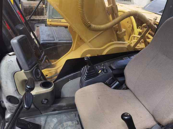 Used komatsu PC 56-7 Pc60-7 Crawler Excavator 6 Ton Excavator In Shanghai China For Sale PC 60 60-7 PC60 PC78 Nice excavator - Bandgrävare: bild 5 Used komatsu PC 56-7 Pc60-7 Crawler Excavator 6 Ton Excavator In Shanghai China For Sale PC 60 60-7 PC60 PC78 Nice excavator - Bandgrävare: bild 5